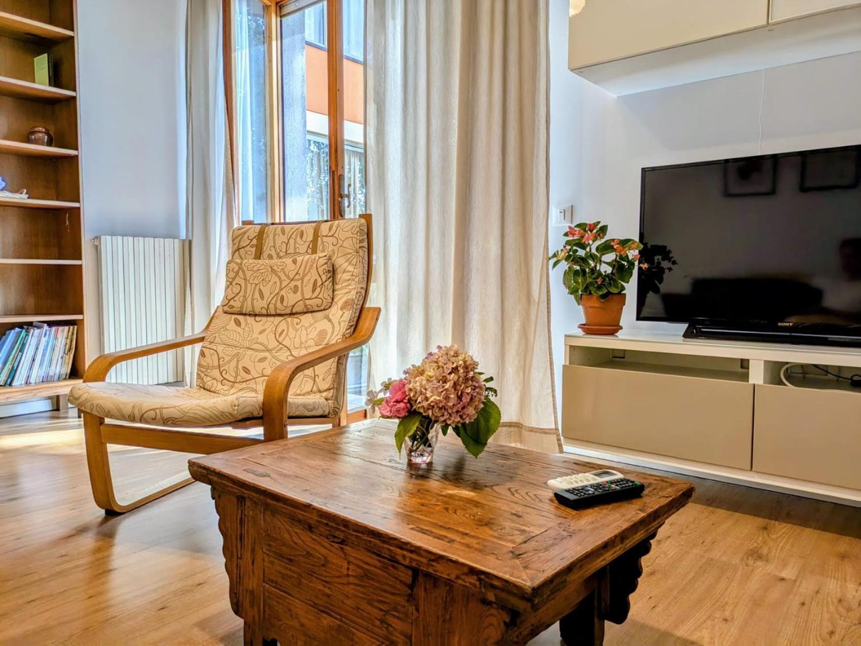 Appartamento Viale Puccini - Free Gated Parking - 3 Minutes From Center 卢卡 外观 照片